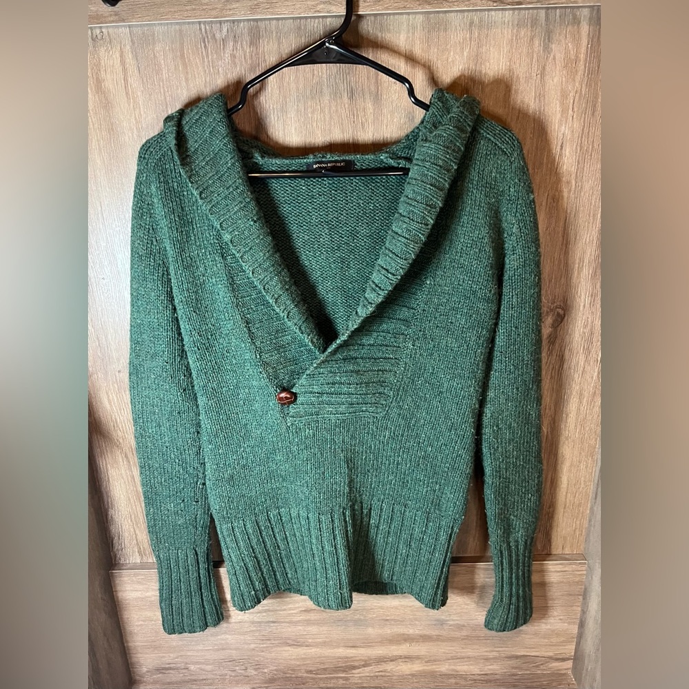 Dark Green Banana Republic Sweater